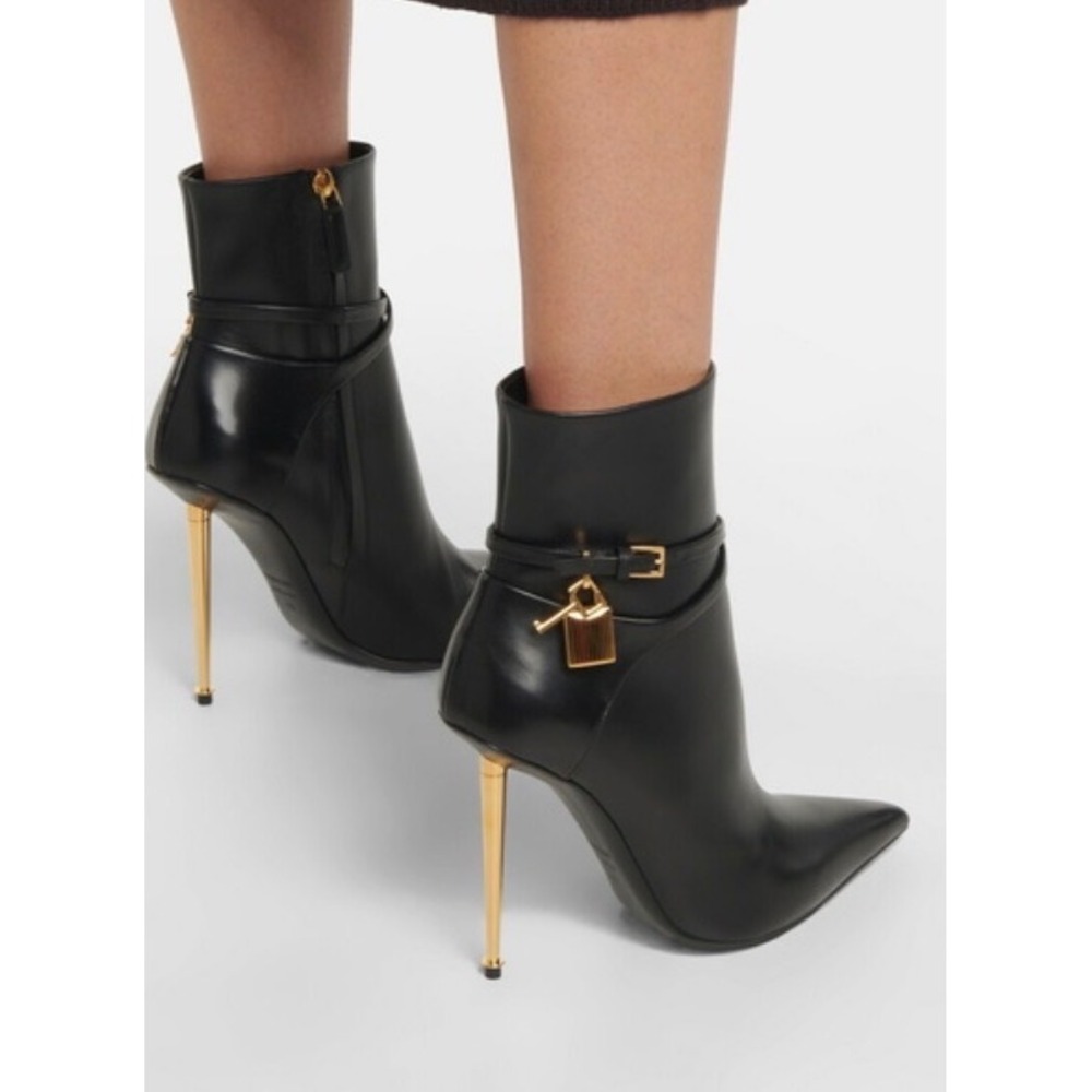 Tom Ford Black Leather Pointed Toe‎ Stiletto Heel Ankle Boots Gold Lock  Size 39